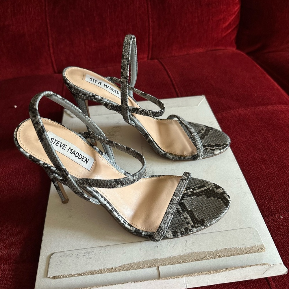 Steve Madden Black/Grey Snakeskin Women's Heels